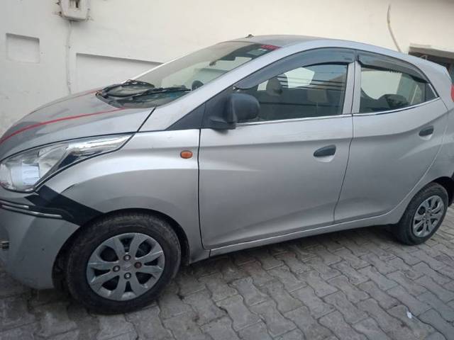 https://images10.gaadi.com/usedgaadi-sellcar/UsedCar/6b83806d-b842-4e70-9b17-560fad0e200a/0b84aeff-d7d5-41f1-b926-af7579764e2d.jpg?imwidth=6400