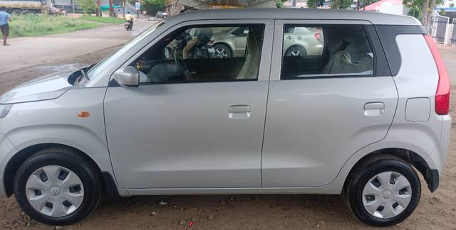 https://images10.gaadi.com/usedgaadi-sellcar/UsedCar/6b985832-19b7-4b74-95da-aa3c7f127554/391d0699-374b-4029-a42b-f93c7a479e69.jpg?imwidth=6400