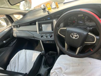 Toyota Innova Crysta 2.4 GX MT 8S BSIV