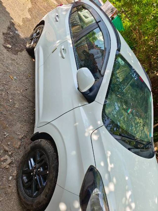 https://images10.gaadi.com/usedgaadi-sellcar/UsedCar/6bcbfdcd-1aff-4d71-aaf2-a1076e3cb472/efd81ca0-9292-449c-93dc-f08767fd83b8.jpg?imwidth=6402