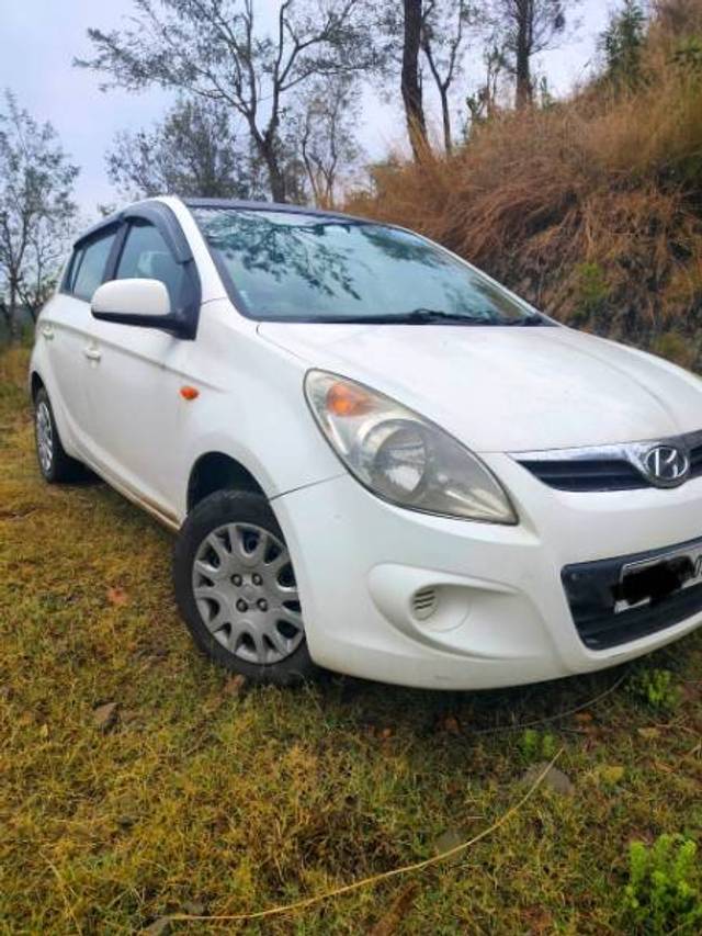 https://images10.gaadi.com/usedgaadi-sellcar/UsedCar/6c208597-beef-44d3-90f7-69abe786540d/eb4a8a7b-a210-4ac6-a5b1-25f798f0a0d5.jpg?imwidth=6400