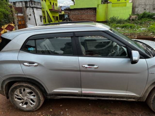 https://images10.gaadi.com/usedgaadi-sellcar/UsedCar/6c594021-dfab-4ab7-bafe-fe415c1f94b4/fbaa73d8-6309-4f67-b459-bcda11d9d5bb.jpeg?imwidth=6402