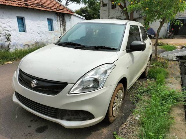 https://images10.gaadi.com/usedgaadi-sellcar/UsedCar/6c5d6860-b535-4f91-818b-c2e9b843fbb4/26375770-ead6-45ff-a9b2-75e79b42f975.jpg?imwidth=6401