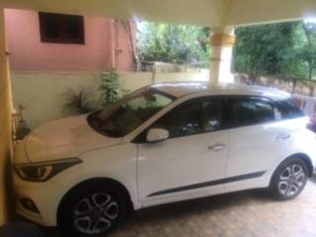 https://images10.gaadi.com/usedgaadi-sellcar/UsedCar/6c9629e4-a77d-4182-a6c1-599fd4a876e7/4ce67b27-8d17-4f2a-9a38-fd1fb517a4bd.JPG?imwidth=6400