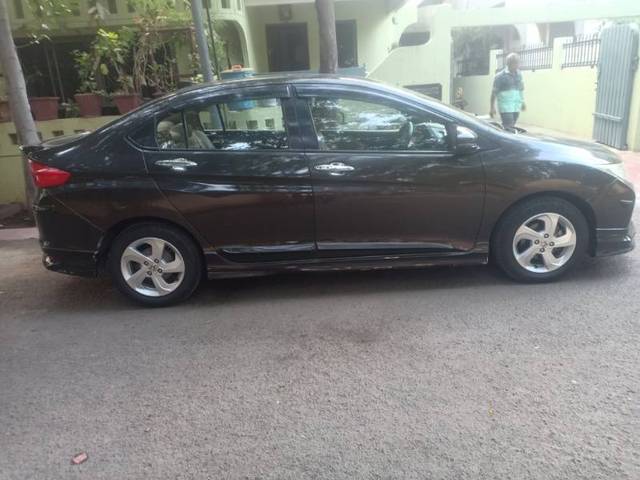 https://images10.gaadi.com/usedgaadi-sellcar/UsedCar/6cabba19-3571-4a4b-a1cb-173aebb74239/b7067402-5fec-4ee4-9160-429dd3120815.jpg?imwidth=6401