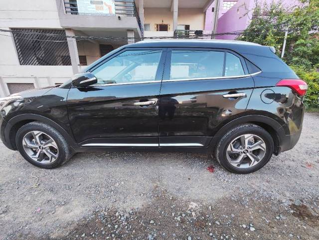 https://images10.gaadi.com/usedgaadi-sellcar/UsedCar/6cae6d32-dcfb-419b-9b11-b38157d96816/4c9e0082-4af6-4990-bdab-a9143dc80333.jpg?imwidth=6402