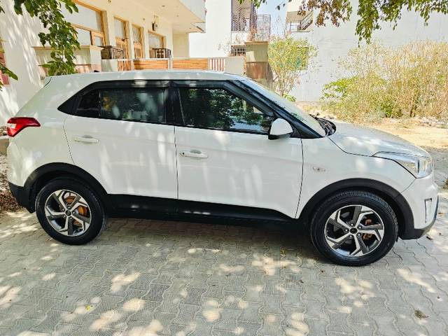 https://images10.gaadi.com/usedgaadi-sellcar/UsedCar/6cf376f0-8f15-42a2-8061-dfd59af61d1a/05c58f07-12fe-494b-bd44-0700455a2cda.jpg?imwidth=6401