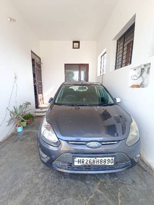 https://images10.gaadi.com/usedgaadi-sellcar/UsedCar/6d5b8f9c-fc7d-42b7-80db-06cbf77bb277/7cae327f-cf7d-4347-870d-b67b740b47eb.jpg?imwidth=6400