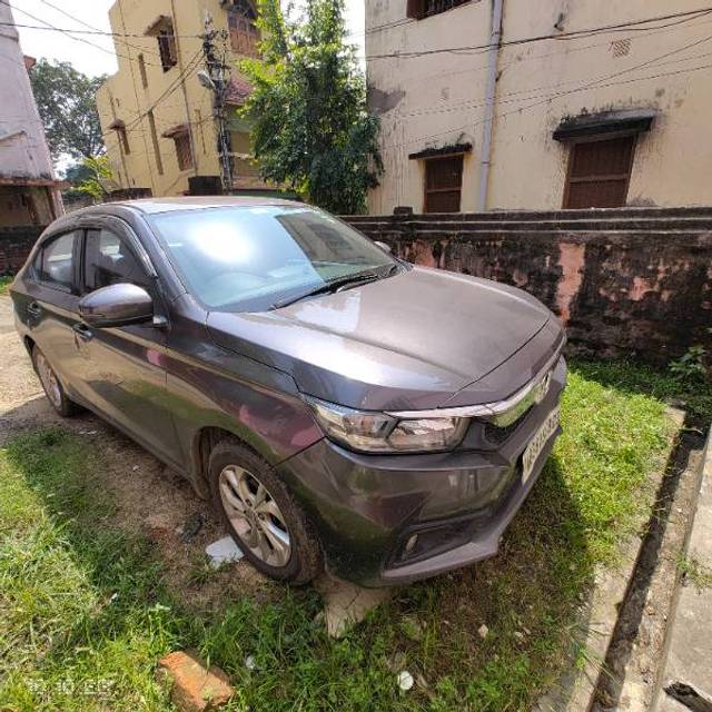 https://images10.gaadi.com/usedgaadi-sellcar/UsedCar/6d7b16f9-51ec-4dad-bc73-90baf77e7fc2/2eada287-6487-4528-ba04-cfc7031ca04a.jpg?imwidth=6400