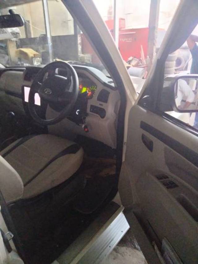https://images10.gaadi.com/usedgaadi-sellcar/UsedCar/6db6a23c-9951-4f3e-a4e6-25e7834474e3/a2fff9c6-163c-4fe8-a397-021539634349.jpg?imwidth=6402