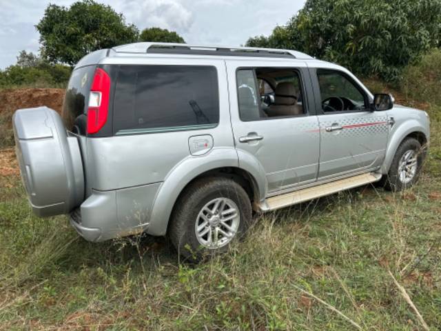 https://images10.gaadi.com/usedgaadi-sellcar/UsedCar/6de4fc1d-2223-4b2a-90dd-1d8b0229368a/988fd551-c4d9-423d-a776-bf991c909c4f.jpeg?imwidth=6401