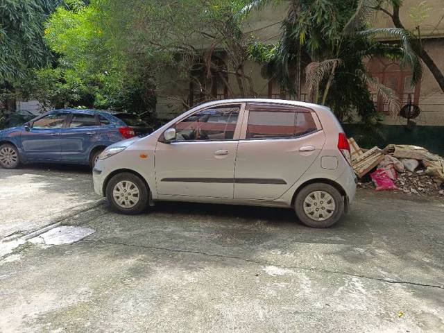 https://images10.gaadi.com/usedgaadi-sellcar/UsedCar/6e147cb7-75a7-4dae-be72-97cd7c7a881e/4522dd43-bcef-46e3-8ded-42459ed1afef.jpg?imwidth=6400
