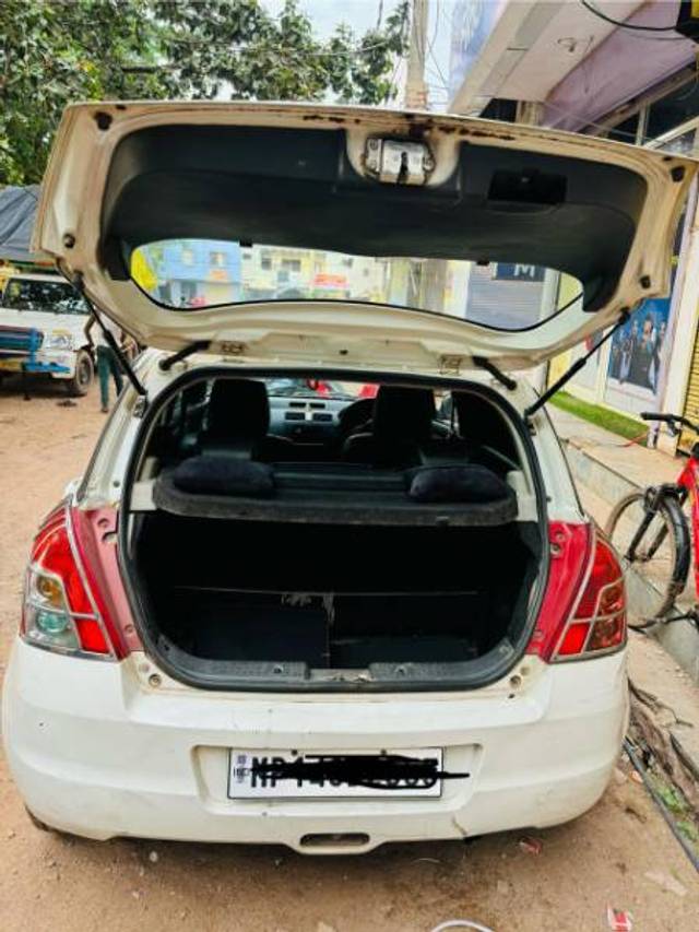 https://images10.gaadi.com/usedgaadi-sellcar/UsedCar/6e24c04f-dee4-4a05-933b-a86e7ceb113a/b4953ca9-31bf-401b-9f81-0df47ebd7453.jpg?imwidth=6402