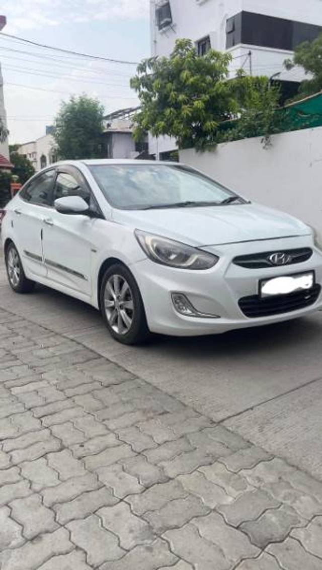 https://images10.gaadi.com/usedgaadi-sellcar/UsedCar/6e29d2e4-d2a0-483d-ae68-b9ea9765f199/264fc98d-426c-40c7-a393-13ed51acd619.jpg?imwidth=6400