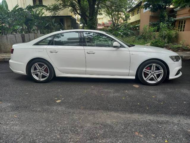 https://images10.gaadi.com/usedgaadi-sellcar/UsedCar/6e454b66-0397-404e-b9ef-346236cd27ff/5c89731b-0711-461d-9dd8-f1dd41b19389.jpg?imwidth=6401
