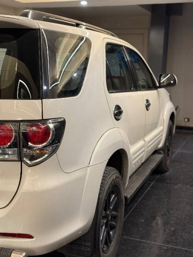 https://images10.gaadi.com/usedgaadi-sellcar/UsedCar/6e685525-75b7-41a9-8eb7-1ceb790f59c2/8e8c03bd-fde5-4ec2-867e-7a1cb32ecadb.jpeg?imwidth=6401