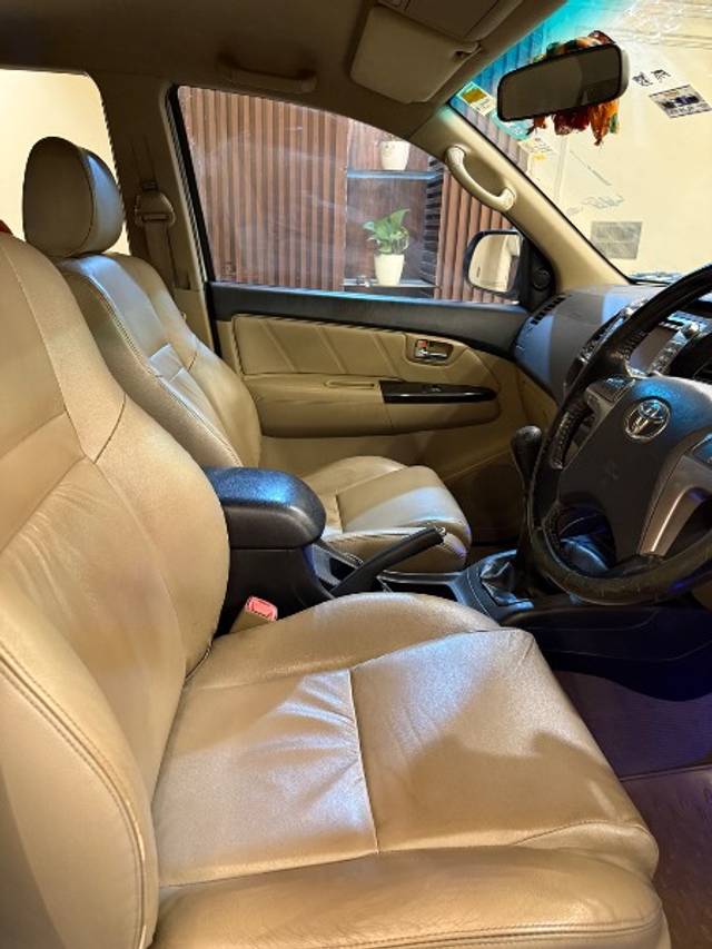 https://images10.gaadi.com/usedgaadi-sellcar/UsedCar/6e685525-75b7-41a9-8eb7-1ceb790f59c2/e17480c7-4874-464e-b170-7d2697c82b05.jpeg?imwidth=6402