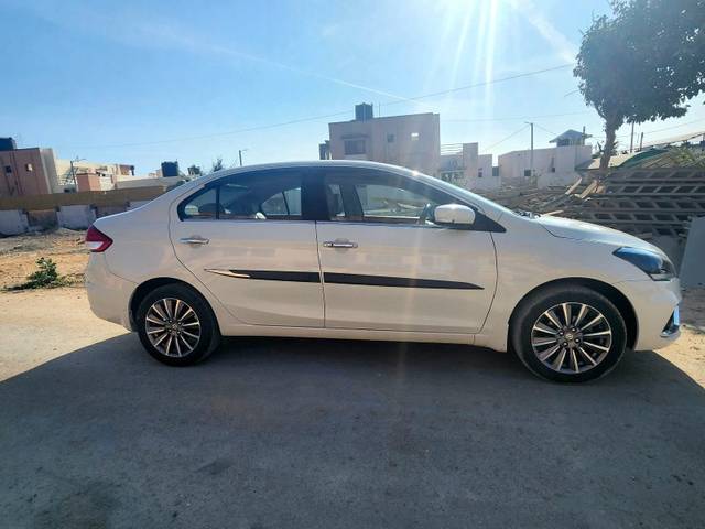 https://images10.gaadi.com/usedgaadi-sellcar/UsedCar/6f03b4dc-bd50-41cd-8e9a-89868f3993cf/b4eeea3c-0661-49aa-8ebb-9b63a6b4e254.jpeg?imwidth=6401
