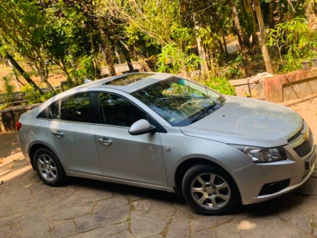 https://images10.gaadi.com/usedgaadi-sellcar/UsedCar/6f471fcf-9336-4724-83ca-75baffa6fc9c/33843263-25af-4b66-b577-5a2f2d090d2a.jpeg?imwidth=6402