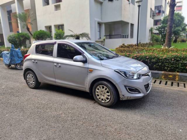 https://images10.gaadi.com/usedgaadi-sellcar/UsedCar/6f6bf4e4-3ad8-4cad-bfa5-464b6a8c8f4b/cbc24ef5-786d-4f54-9ef6-0b65fa306a66.jpg?imwidth=6402