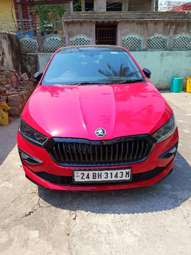 https://images10.gaadi.com/usedgaadi-sellcar/UsedCar/6f852234-6349-4041-b1b0-af9e99471d94/30a2c56c-cb53-4c47-b0a7-f4457397b9c9.jpg?imwidth=6401