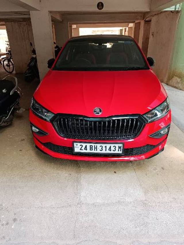 https://images10.gaadi.com/usedgaadi-sellcar/UsedCar/6f852234-6349-4041-b1b0-af9e99471d94/5aab2c4a-bb26-45c2-a6f6-ab281a33fab4.jpg?imwidth=6400