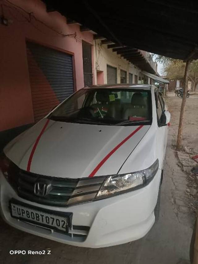 https://images10.gaadi.com/usedgaadi-sellcar/UsedCar/6fcfd807-2823-465b-ac35-944f75652d93/96a5745d-4334-40a0-aafa-10869cf4e764.jpg?imwidth=6400