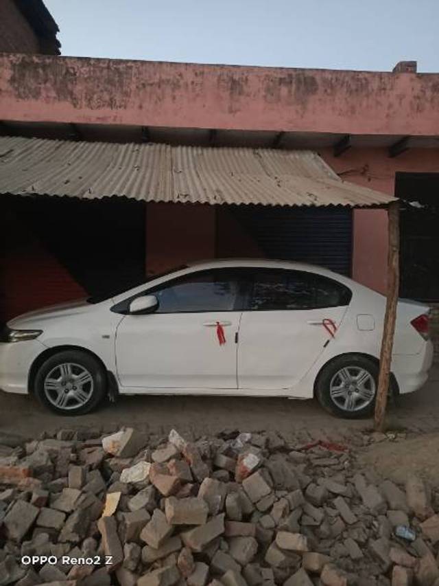 https://images10.gaadi.com/usedgaadi-sellcar/UsedCar/6fcfd807-2823-465b-ac35-944f75652d93/a2256a96-27c7-4c0c-b02c-57759f3fef4c.jpg?imwidth=6401