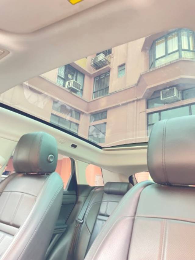 https://images10.gaadi.com/usedgaadi-sellcar/UsedCar/6feb4a60-ea76-4095-b318-58e70d19159c/fb453435-fec4-426a-aa22-5f040cebd867.jpeg?imwidth=6402