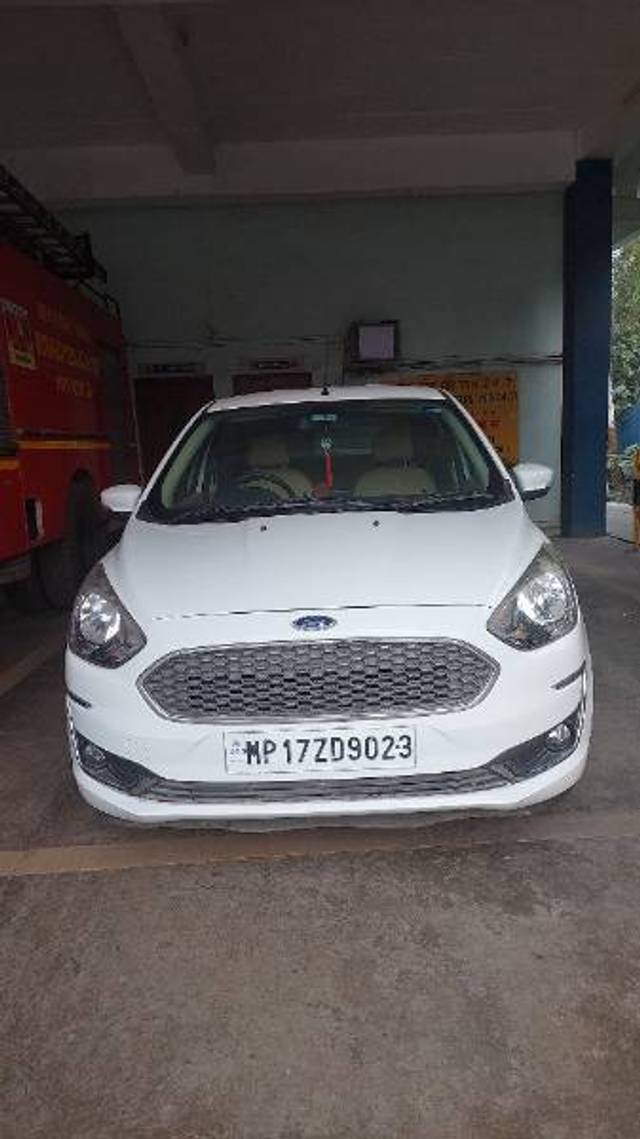 https://images10.gaadi.com/usedgaadi-sellcar/UsedCar/700c469e-6c75-4dad-8e35-70ffcd3a85a5/d0e8cfbb-8151-4dae-b423-906270999ffb.jpg?imwidth=6402