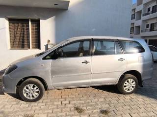 Toyota Innova 2009-2012 Toyota Innova 2.0 V Petrol 8-seater