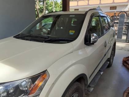 Mahindra XUV500 W8 2WD Mahindra XUV500 W8 2WD