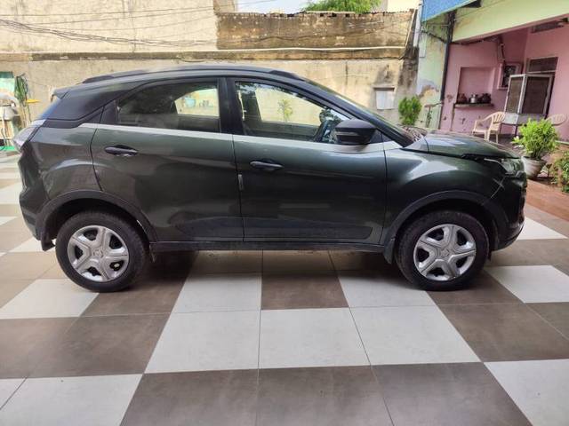 https://images10.gaadi.com/usedgaadi-sellcar/UsedCar/706c73b7-e161-4062-bf5b-3b5194d184e1/9c2ec8f4-3d17-4cc2-9951-9e9e0989f57d.jpg?imwidth=6401