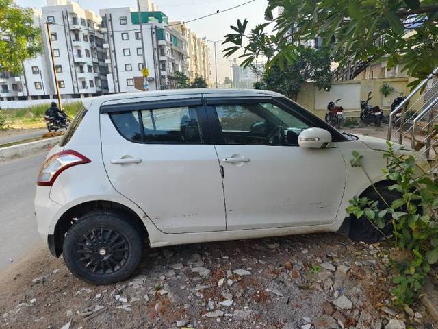 https://images10.gaadi.com/usedgaadi-sellcar/UsedCar/70852b35-f0d4-4179-9fb7-4bd038fd684a/a9adbb30-fa76-41ec-a6b2-dff1d3dd864b.jpg?imwidth=6402