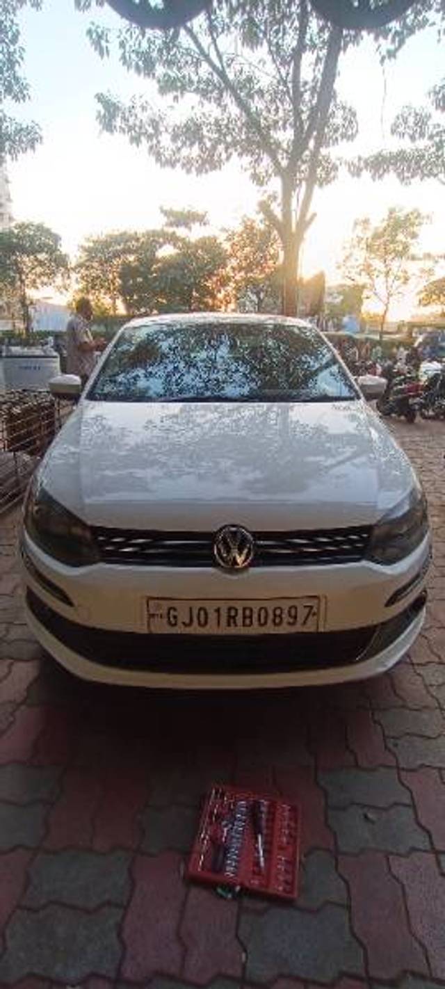 https://images10.gaadi.com/usedgaadi-sellcar/UsedCar/709806ad-0ef3-4752-af08-f8b9605318df/be27f886-a518-4658-818b-c5f5719499bb.jpg?imwidth=6400