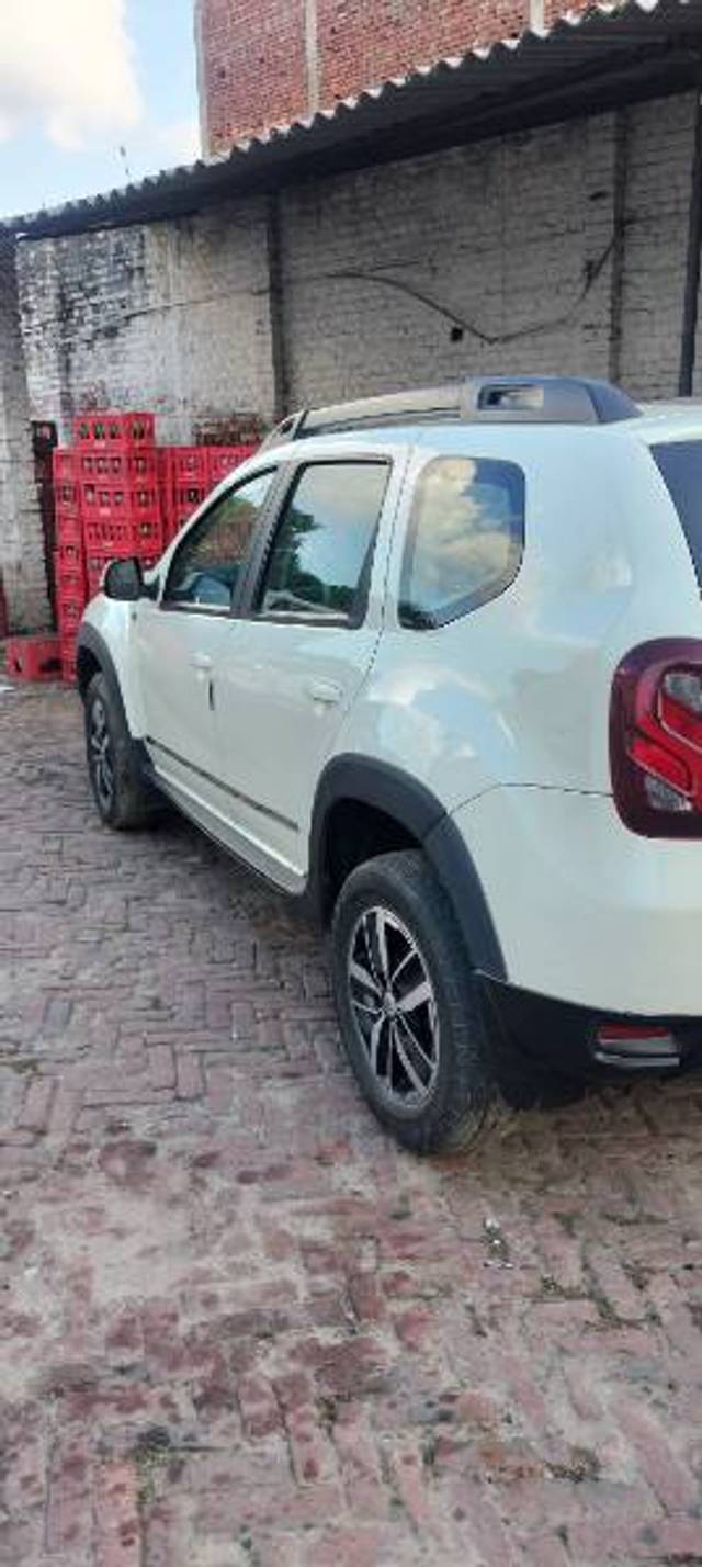 https://images10.gaadi.com/usedgaadi-sellcar/UsedCar/70eb3d4b-a66e-4cc5-a6d6-86f20f221d39/d5f53eba-5f6b-4f34-af49-4fe6ce36f138.jpg?imwidth=6402