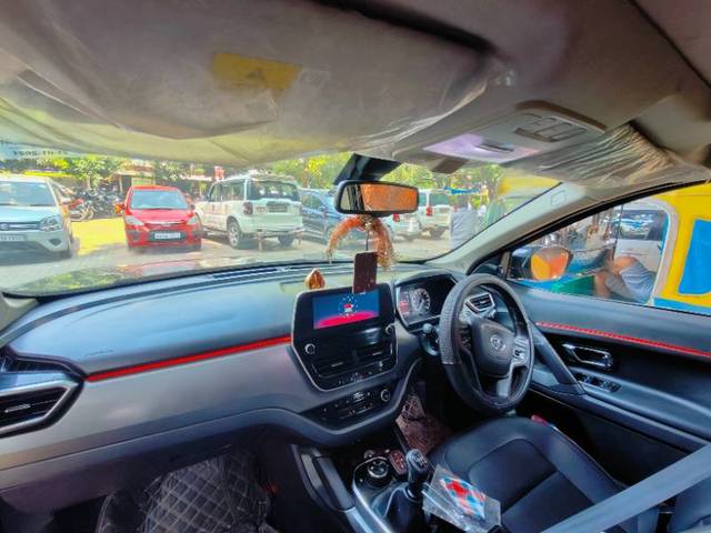 https://images10.gaadi.com/usedgaadi-sellcar/UsedCar/713470cf-792f-4e55-8732-15a21de62310/67ccd19b-4041-44a7-babe-94df61d60fcc.jpg?imwidth=6401