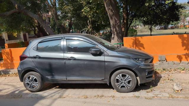 https://images10.gaadi.com/usedgaadi-sellcar/UsedCar/714f51eb-e21c-4944-95e3-bcdd3093e5f8/8a5c92a1-c5e4-41a0-b9d2-584e072885e1.jpg?imwidth=6401