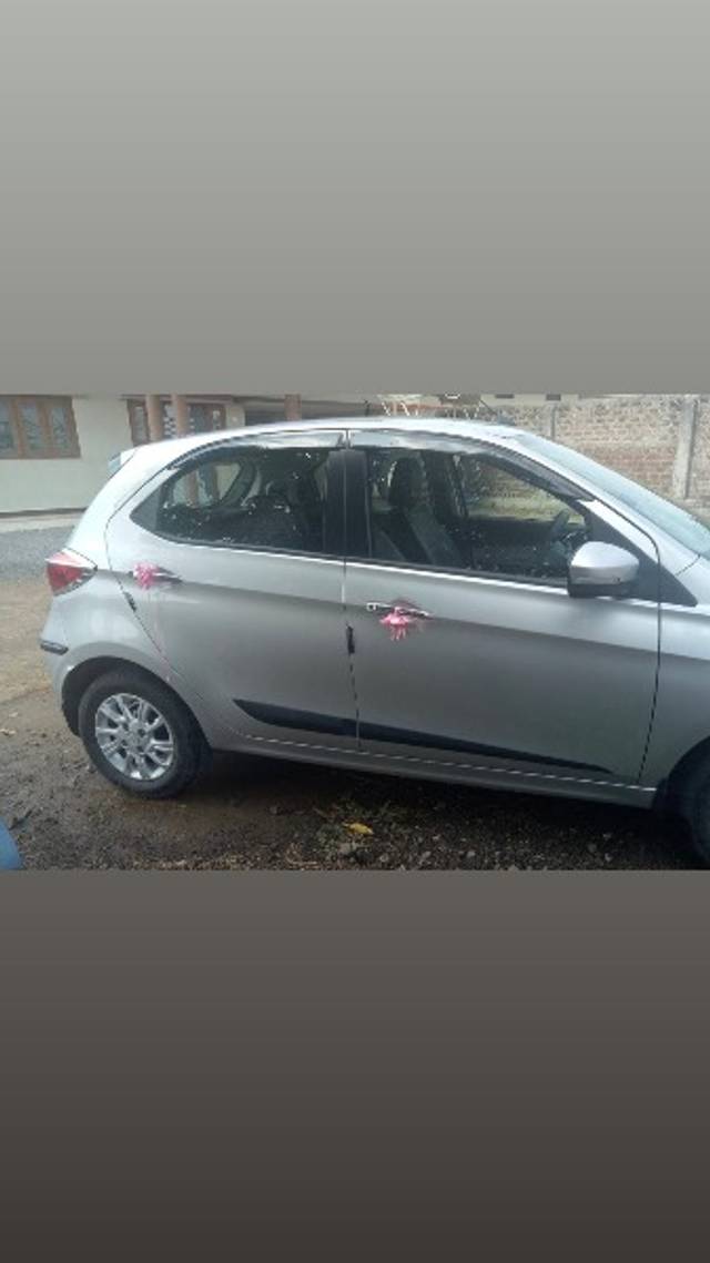 https://images10.gaadi.com/usedgaadi-sellcar/UsedCar/71963583-d63f-4b04-b04e-0803d710f3a9/194139dc-ecf2-4fb7-a992-21e31eaeef8f.jpeg?imwidth=6402