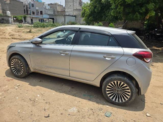 https://images10.gaadi.com/usedgaadi-sellcar/UsedCar/71d7a150-55f2-4d20-904c-1860aa23dd86/ce566250-f48a-4dfb-b8a4-b004fb3e559c.jpg?imwidth=6401