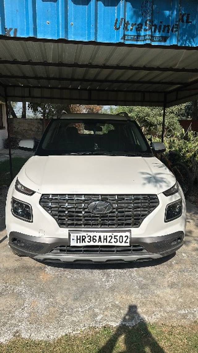 https://images10.gaadi.com/usedgaadi-sellcar/UsedCar/71e1c3b9-a5ad-4b1e-b53c-518e2f51e166/3721d3f5-c335-413d-af6a-94a19ac98a94.jpeg?imwidth=6400