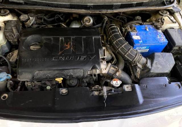 https://images10.gaadi.com/usedgaadi-sellcar/UsedCar/7225e8de-5961-445d-a5a1-4a11f9f0ea06/1781d534-de5b-4664-8448-bd4fd2eab607.jpg?imwidth=6402