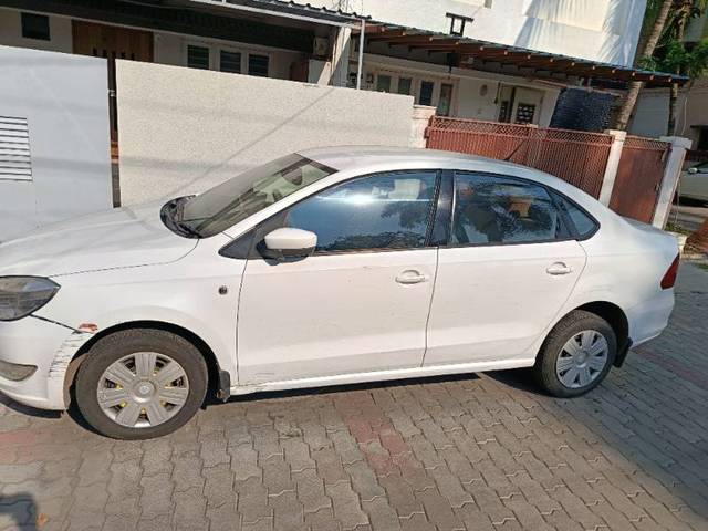 https://images10.gaadi.com/usedgaadi-sellcar/UsedCar/722f4ba0-6f47-4a00-a003-6b64f9853746/05d71698-309c-4f5d-afd5-783bb6b6b7c5.jpg?imwidth=6400