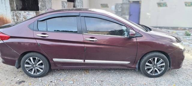 https://images10.gaadi.com/usedgaadi-sellcar/UsedCar/723bea72-614e-49fa-acb8-d5cd2cc0220f/399ff563-cc8c-4617-ac73-0b0c0920a324.jpg?imwidth=6401