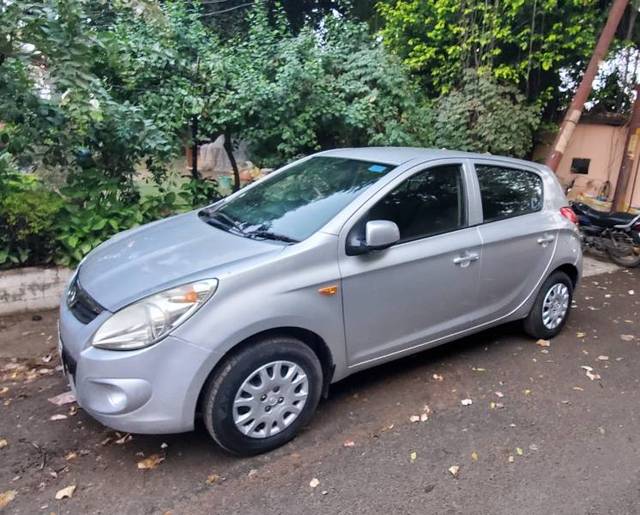 https://images10.gaadi.com/usedgaadi-sellcar/UsedCar/72495f9a-c90a-4e2f-9ca5-552a25ec18fb/2aefce29-09b4-4596-ada8-379d07eb2f0c.jpg?imwidth=6400