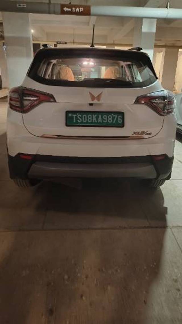 https://images10.gaadi.com/usedgaadi-sellcar/UsedCar/72690018-8b61-46e1-a4ca-c717e4527d47/65eee7f1-9e44-4039-a5ca-1df92d85c5c4.jpg?imwidth=6402