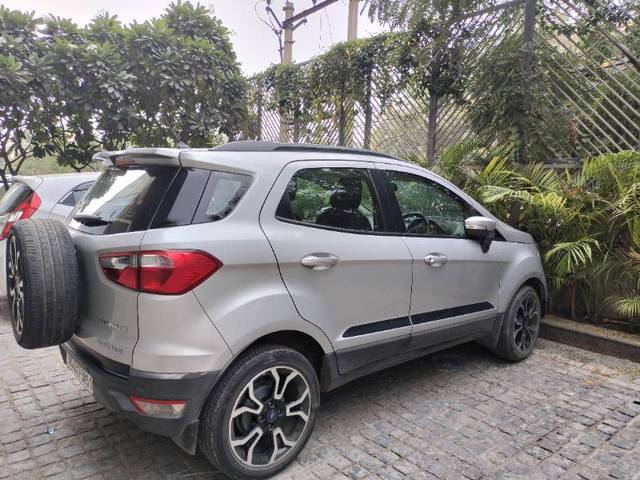 https://images10.gaadi.com/usedgaadi-sellcar/UsedCar/72c577ad-d8a1-4813-93af-d66235277b9e/92d98413-08e7-460f-9543-fca533530dc1.jpg?imwidth=6401