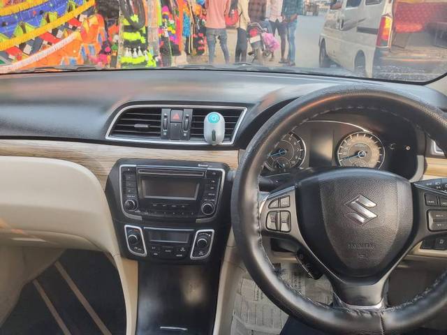 https://images10.gaadi.com/usedgaadi-sellcar/UsedCar/72c7b3bb-7e99-465d-aa12-c8ff02c2bba6/8d86edfc-a6e0-4e3b-9506-3c9e83b5d505.jpg?imwidth=6402