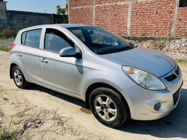 https://images10.gaadi.com/usedgaadi-sellcar/UsedCar/730d1803-f17f-41ba-8b76-4df4e2c57e67/1a3f4638-cbcc-4a82-9d00-a8b568c3922e.jpg?imwidth=6401