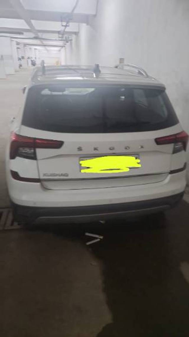 https://images10.gaadi.com/usedgaadi-sellcar/UsedCar/731f54a1-5cc3-4859-a23f-2052f88d63ff/fa74a5f6-1778-4788-a713-3bc846fb3c75.jpg?imwidth=6402